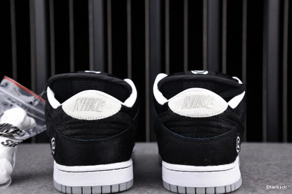 Toy (2020) Low Dunk Nike Medicom CZ5127-001 SB 0824
